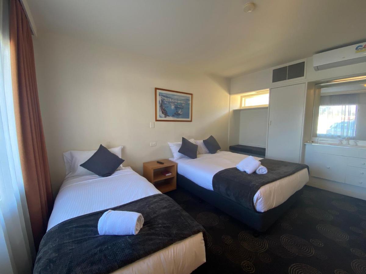 The Astor Hotel Motel Goulburn Exterior foto