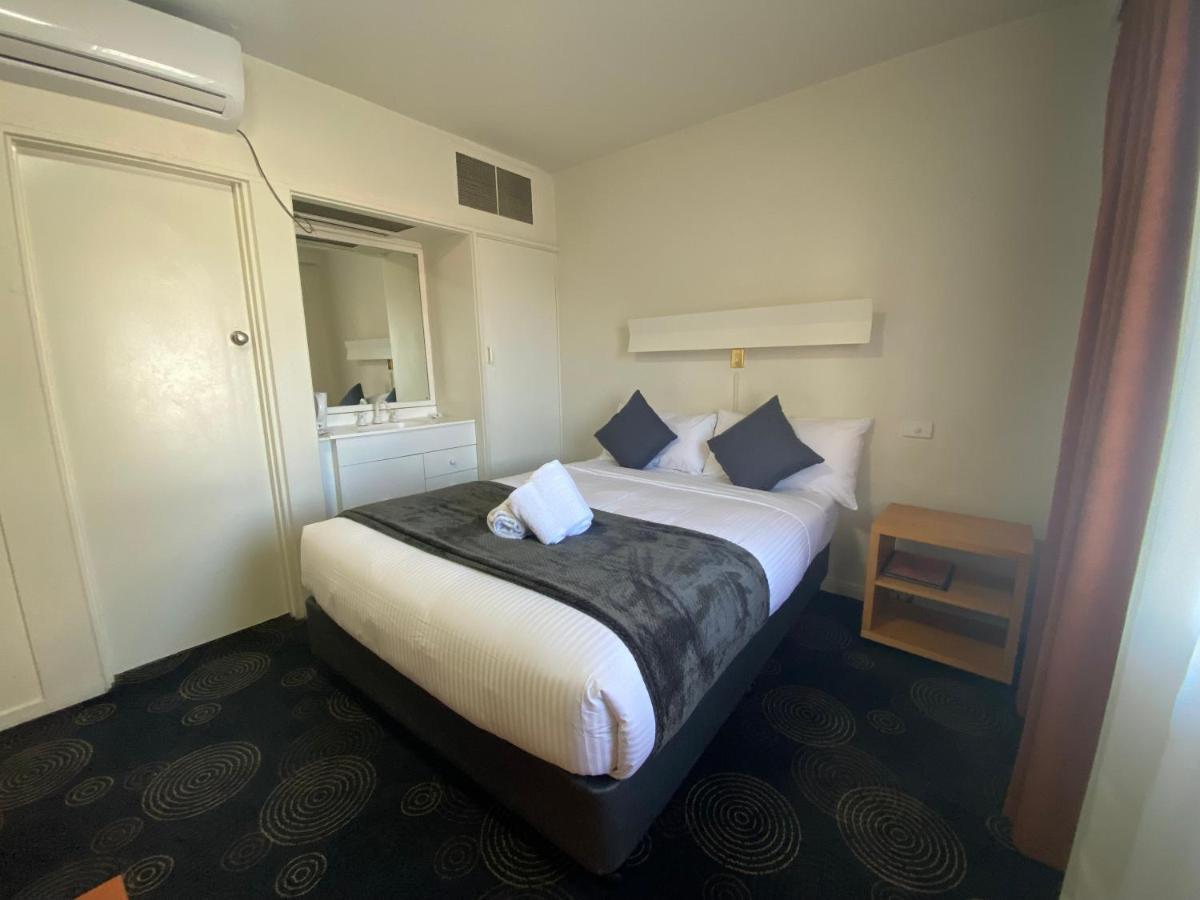 The Astor Hotel Motel Goulburn Exterior foto